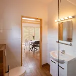 Mewa Lodge *