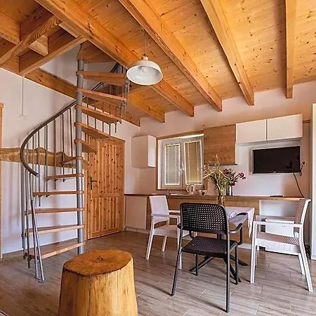 Mewa Lodge *